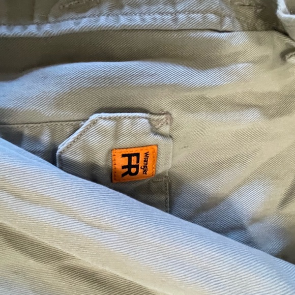 Wrangler Button Down!! Size XL - Picture 2 of 4